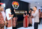 Jelang HUT Humas Polri, Irjen Pol Sandi Berangkatkan Anggotanya Umroh