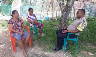 Jalin Silaturahmi, Bhabinkamtibmas Sambangi Warga Binaannya