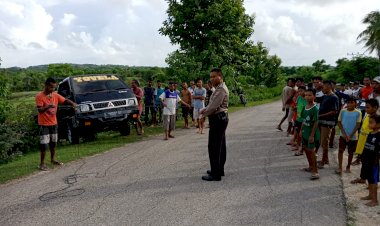 “Out Of Control” Satu Unit Mobil Alami Kecelakaan