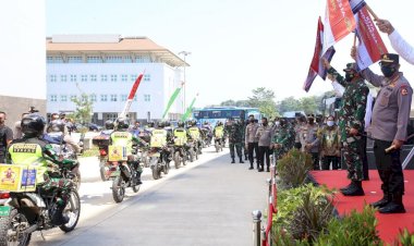Polri Sebar 458 Ton Beras dan 15.000 Paket Sembako untuk Masyarakat Banten Terdampak PPKM Darurat