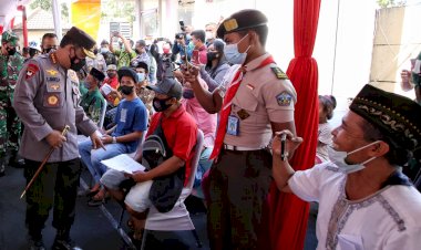 Gandeng PCNU Banyuwangi, Kapolri Kejar Target 70 Persen Vaksinasi Presiden Jokowi