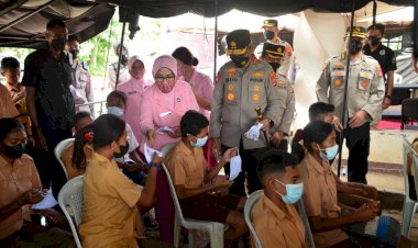 Tinjau Vaksinasi Serentak Di TTU, Kapolda NTT Apresiasi Antusiasme Masyarakat yang Ambil Bagian