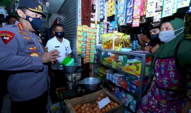 Tinjau Pasar Muntilan, Kapolri Minta Pedagang Laporkan Jika Distribusi Minyak Curah Terganggu