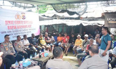 Jumat Curhat di Pasar Kasih Naikoten I, Kapolda NTT Terima Berbagai Keluhan Masyarakat