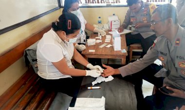 Antisipasi HIV/AIDS , Personel Polsek Rote Barat Laut Ikuti Screening dan Pemeriksaan Tes Darah