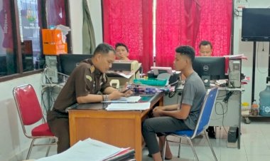 Berkas Perkara P21, Penyidik Serahkan Tersangka Persetubuhan Anak dan Barang Bukti ke JPU