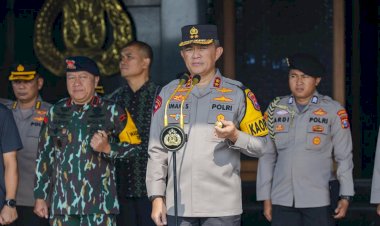 Kapolda Jatim Berangkatkan 50.789 Paket Bantuan Kemanusiaan untuk Warga Terdampak Banjir Jateng