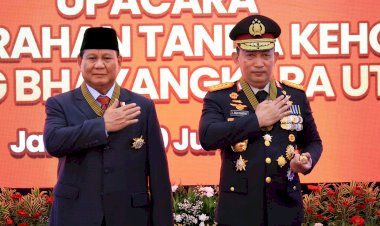 Menhan Prabowo Subianto Terima Penghargaan Tanda Kehormatan Bintang   Bhayangkara  Utama Polri