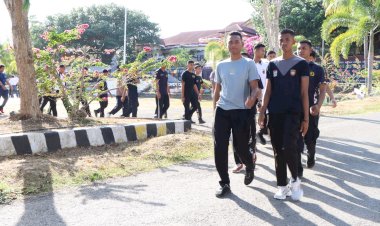 Laksanakan Olahraga Pagi, Personel Polres Rote Ndao Jalan Sehat dan Main Futsal