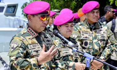 Kapolri Hadiri HUT  Ke-79TNI AL
