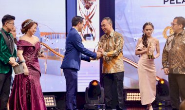 Polri Raih Penghargaan Lembaga Dengan  Pelayanan Dan Komunikasi Terbaik