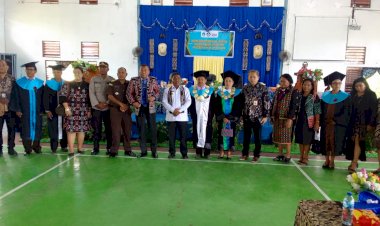 3 Anggota Polres Rote Ndao Raih Gelar Sarjana Hukum di Universitas Nusa Lontar
