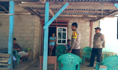 Patroli Dialogis Personel Polsek Rote Barat Laut Untuk Memastikan Keamanan Masyarakat