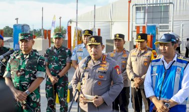 Persiapan Pengamanan Natal-Tahun Baru, Kapolri dan Panglima TNI Tinjau Gerbang Tol Prambanan 