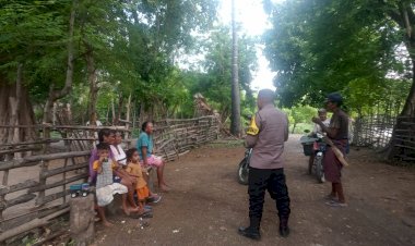 Patroli Bhabinkamtibmas di Desa Nusakdale dan Batulilok
