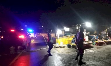 Patroli Lampu Biru Polsek Lobalain Upaya Pencegahan  Potensi Gangguan Kamtibmas