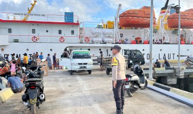 Personel Polsubsektor Ndao Nuse Lakukan Pengamanan di Pelabuhan Perintis Pulau Ndao