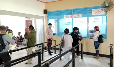 Pengamanan Di Pelabuhan ASDP Pantai Baru Oleh Personel Polsek Pantaibaru