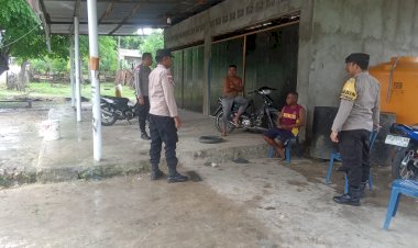 Kegiatan Patroli Dialogis Personel Polsek Rote Barat Daya Di Desa Lalukoen dan Desa Oetefu