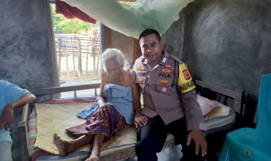 Bhabinkamtibmas Polsek Pantaibaru Melakukan Sambang Ke Rumah Warganya Yang Sakit