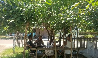 Patroli Dialogis Bhabinkamtibmas Polsek Rote Barat Daya Pada Desa Binaan