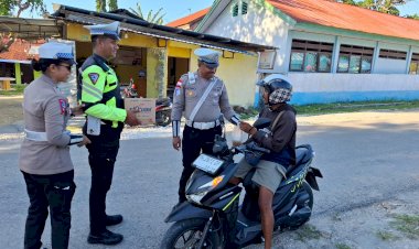 Ramadhan  Berkah Bersama Satuan Lalu Lintas Polres Rote Ndao