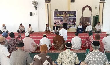 Kapolsek Rote Barat Laut  Dan Personel Polsek Melaksanakan Buka Puasa Bersama  Jemaah Jamiatul  Islamiah