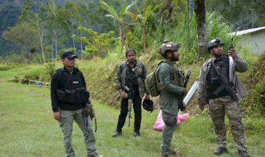 Polri Lakukan Olah TKP Penyerangan Terhadap Guru dan Tenaga Kesehatan di Yahukimo oleh KKB