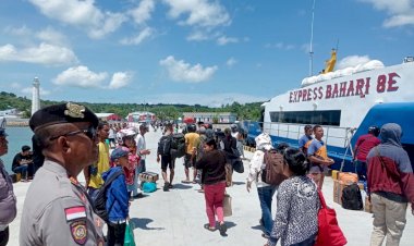 Kasatgas Operasi Ketupat Turangga 2025 Melakukan Monitoring Arus Balik Pada Pelabuhan Baa