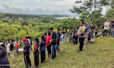 Kapolsek Lobalain :  Prosesi Jalan Salib Umat Katolik Gereja St Kristorus Berjalan Aman