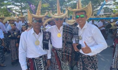 Dengan  Pakaian Adat Rote, Personel Polres Rote Ndao Meriahkan Pagelaran Budaya Bhayangkara  Kupang Exotic Festival 2025
