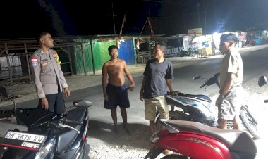 Personel Polsek Rote Barat Laut Lakukan Patroli Malam Untuk Jaga Kenyamanan Warga