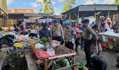 Polsek Rote Barat Laut Lakukan Patroli Dialogis Di Pasar Busalangga, Wujud Polri Untuk Masyarakat.
