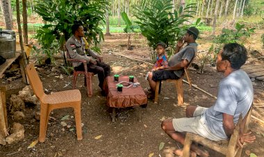 Kegiatan Preemtif Bhabinkamtibmas  Polsek Rote Barat Laut  Bersama Warga Binaan  Di Kelurahan Busalangga