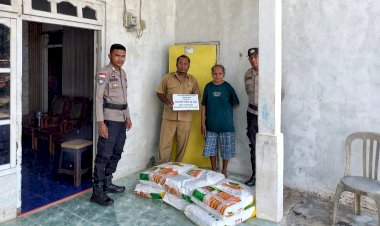 Bhabinkamtibmas Polsek  Rote Barat Laut Bantu Distribusi  Bibit Jagung Bagi Kelompok Tani
