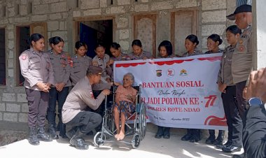 Bantuan Kursi Roda Bagi Disabilitas Warnai  Baksos HUT  Polwan ke -77 Polres Rote Ndao