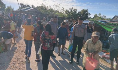 Personel Polsek Rote Selatan Melaksanakan Pengamanan Pada Pasar Oele