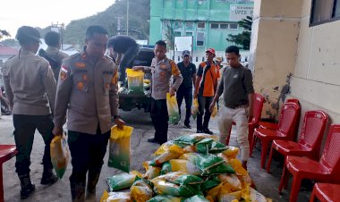 Polres Nagekeo-Polda NTT Salurkan Bantuan Beras untuk Warga Terdampak Banjir Bandang di Mauponggo