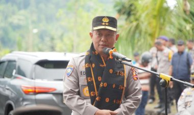 Polri Distribusikan Bantuan Kemanusiaan untuk Korban Bencana di Mauponggo, NTT