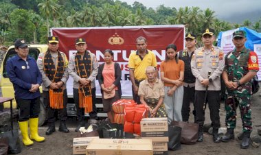 Kapolda NTT Kerahkan Personel Tambahan dan Anjing Pelacak untuk Bantu Pencarian Korban Bencana di Mauponggo
