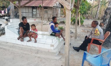 Bhabinkamtibmas  Polsek Pantaibaru Sambangi Warga Desa Edalode, Perkuat Sinergitas Jaga Keamanan