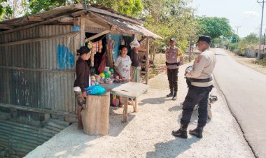 Pastikan Situasi Aman, Personel Polsek Rote Tengah Tingkatkan Edukasi Bagi Masyarakat