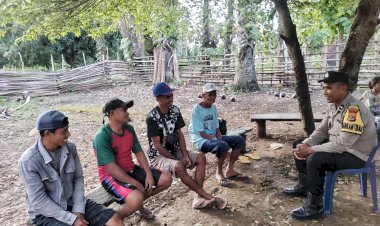 Jaga Kemitraan Dengan Warga, Bhabinkamtibmas Polsek Rote Tengah  Sambangi Warga