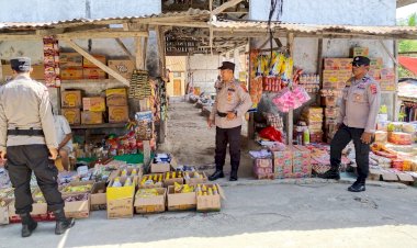 Polsek Lobalain Laksanakan Patroli dan Pengamanan di Pasar Ciptakan Kamtibmas Kondusif