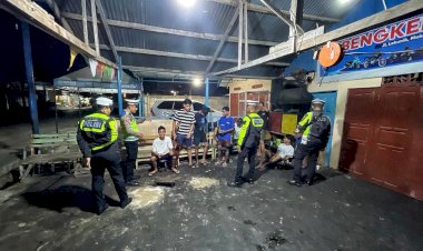 Patroli Lampu Biru Sat Lantas Polres Rote Ndao, Ciptakan Keselamatan Berkendara