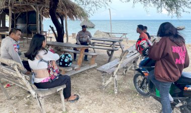 Polsek Rote Tengah Gelar Patroli Dialogis di Pantai Leli