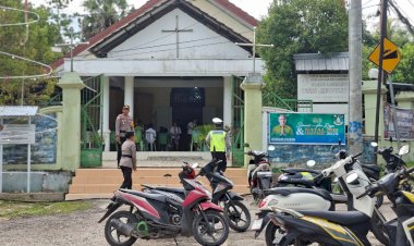 Pastikan Keamanan dan Kenyamanan Ibadah, Polres Rote Ndao Tingkatkan Pengamanan di Area Gereja