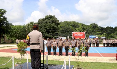 Kapolres Rote Ndao Pimpin Upacara Korps Raport 56 Anggota Polres Rote Ndao