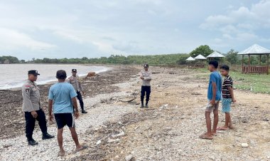 Antisipasi Cuaca Buruk, Polsek Rote Tengah Patroli Dipesisir Pantai