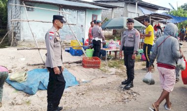Polsek Rote Selatan Gelar Patroli di Pasar Oele